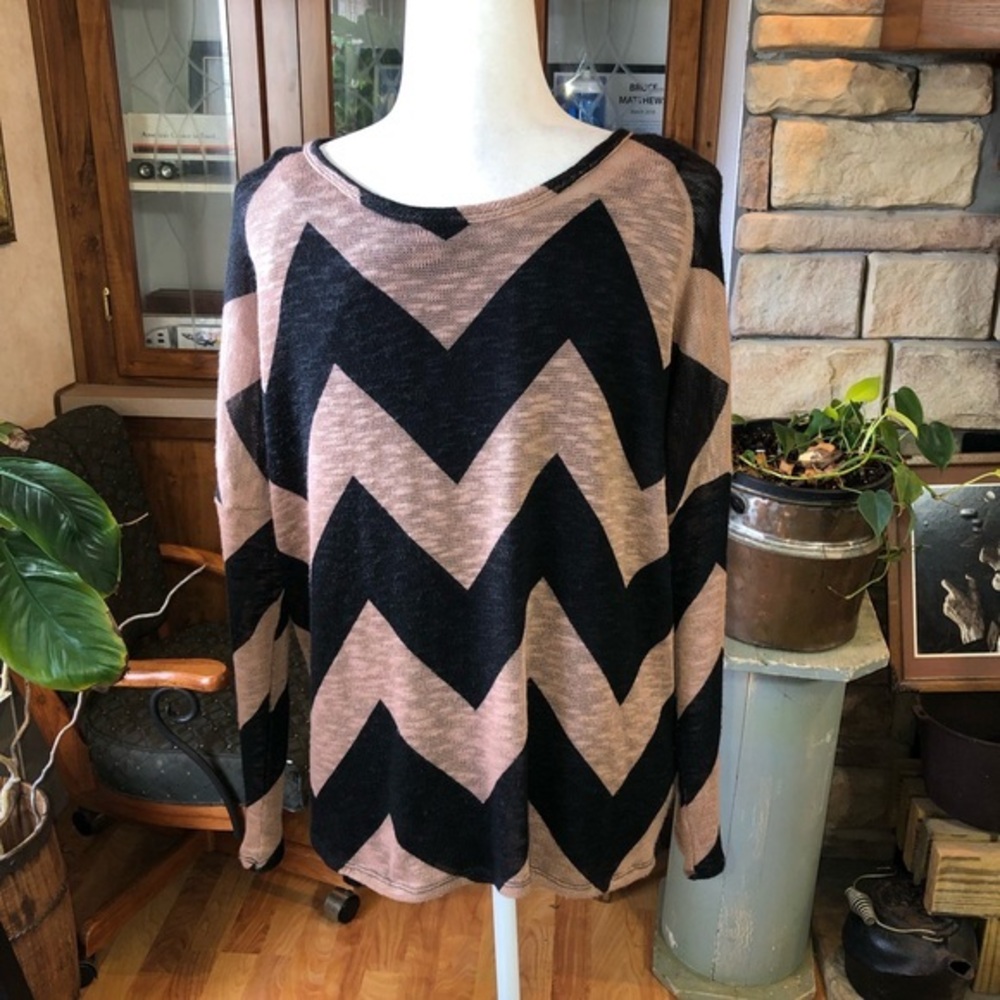 Chelsea & Theodore size Medium tan and black chevron print with black tank